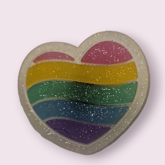 4/$8 Shoe Charm for Crocs - Rainbow Heart - Picture 1 of 3